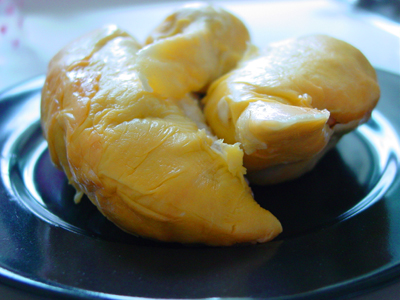 Only feed your dog durian flesh Durian flesh on a plate